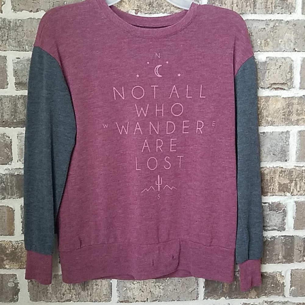 💥🎪⭐Zoe & Liv "Not all who wander are lost" Top